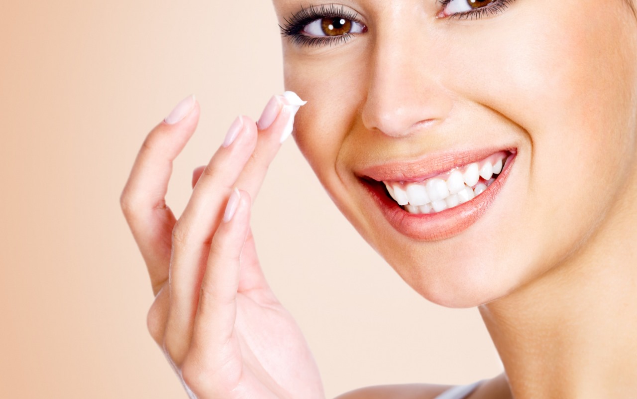 Unlock the Power of Saffron: How Pitusa Divine Kesar Cream Brightens and Revitalizes Your Skin