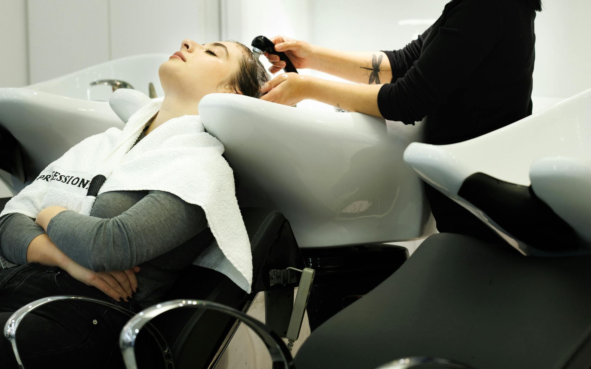 How Salon Owners Can Increase Revenue with Skincare Franchise