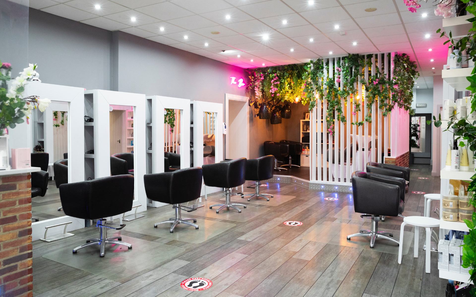 How to Build a Luxury Salon Brand with Exclusive Products